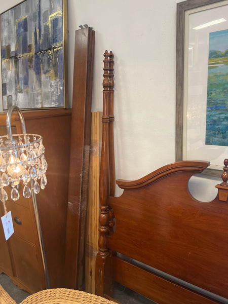 Antique Queen Bed 170546.