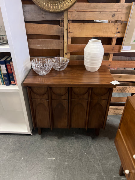Sewing Table/ Cabinet 165466.