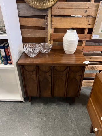 Sewing Table/ Cabinet 165466.