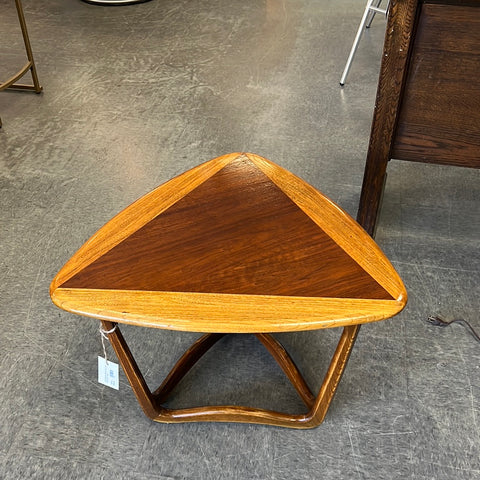 Lane Acclaim Guitar pick Table - Occasional Table | 147419.