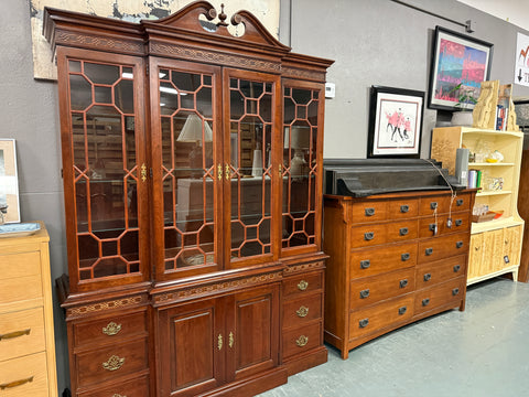 Cherry Wood China Cabinet - Pennsylvania House | 159185.