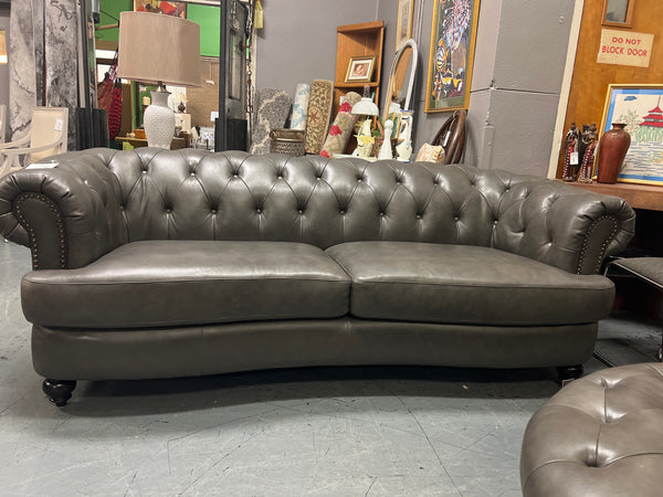 Grey Leather Chesterfield 154450.