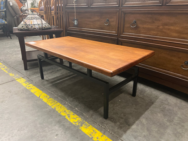 Midcentury Coffee Table 163716.
