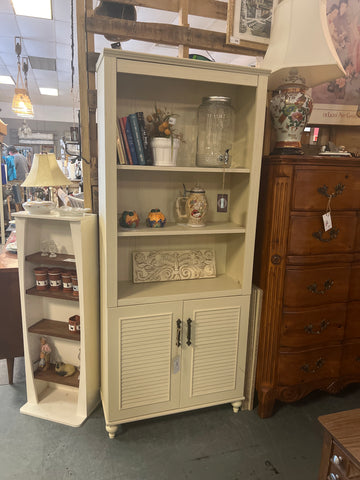 Off white shelf - 2 door 167843.