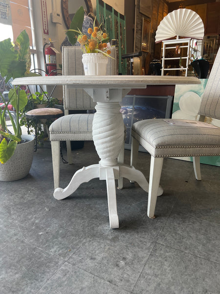White Pedestal Table 166319.