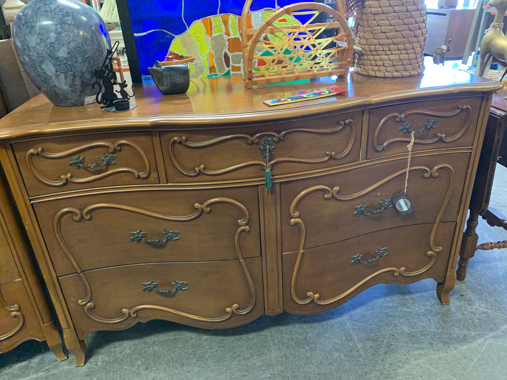 Vintage French Dresser 160214.