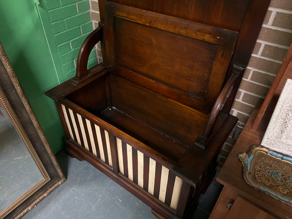 Hall Tree Striped Bottom 161562.