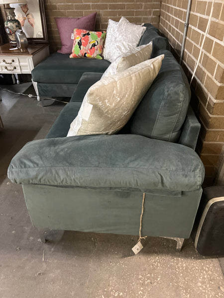 Grey Sectional w/ Chaise 154501.