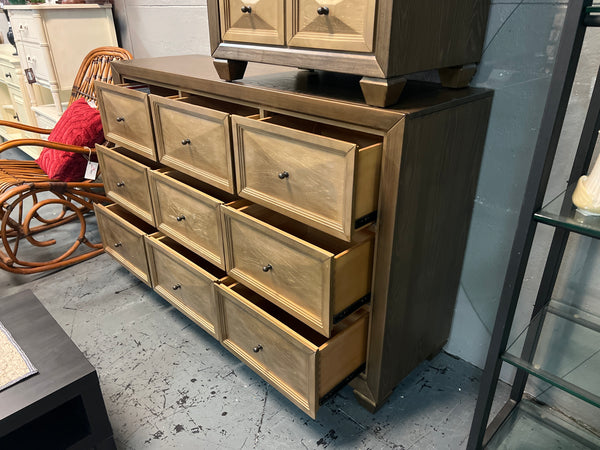9 Drawer Dresser 165703.