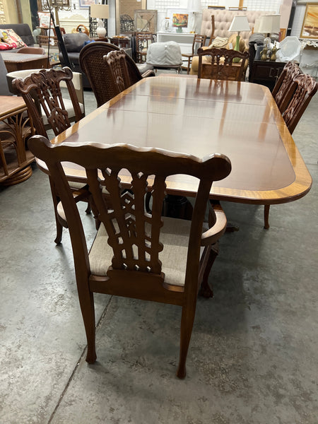 Chippendale Set of 8 Carved Mahogany 154213.