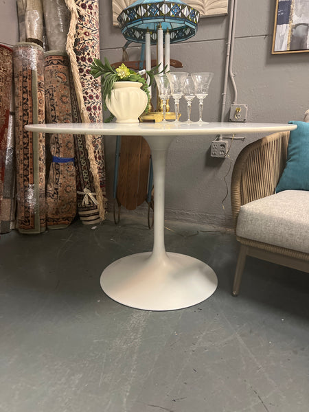Mid Century White Tulip Dining Table 162148.