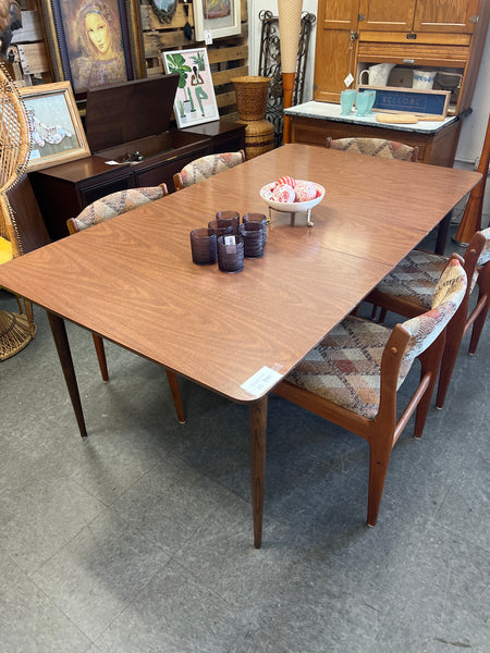 Midcentury Dining Table 156498.