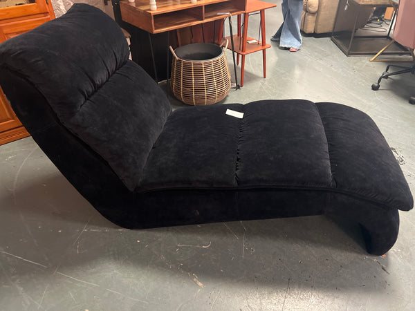 Black Chaise Lounge 166187.