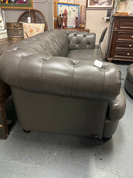 Grey Leather Chesterfield 154450.