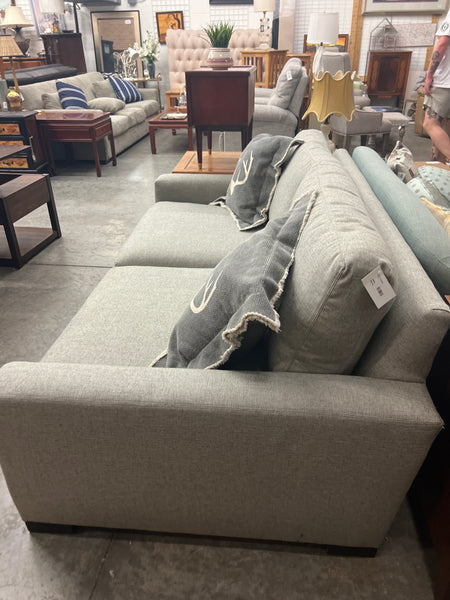 Grey Loveseat 156602.