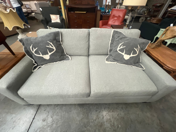 Grey Loveseat 156602.