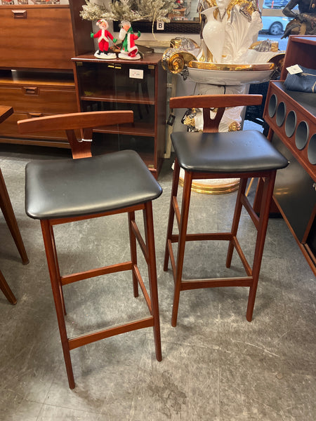 Pair MCM Dyrlund Barstools 155757.