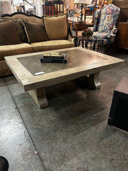 Large Coffee Table 172677.