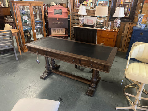 NEW Leather Top Executive Desk - Hekman Furniture | 158505.   (1 available)