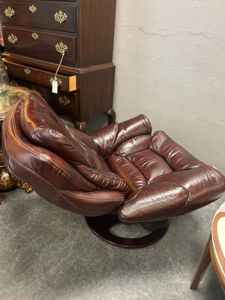 Stressless Style Leather Chair with Ottoman 156904.