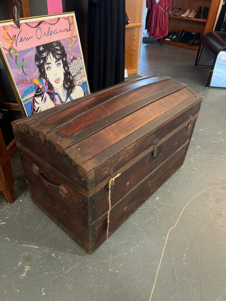 Antique Trunk 155912.