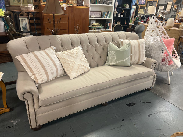 Biege Linen Chesterfield Sofa 168902.