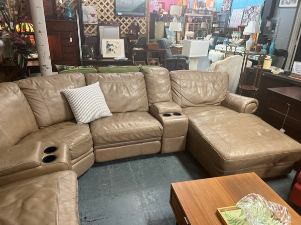 7 Piece Tan Leather Sectional w/ 2 Reclining Seats/ Chaise (168334.)