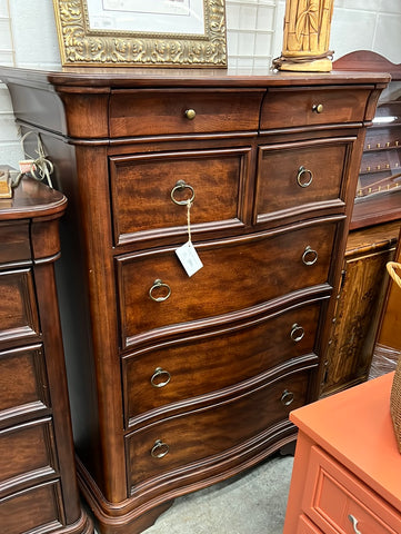 Heritage Court Legacy Chest of drawers 146092.