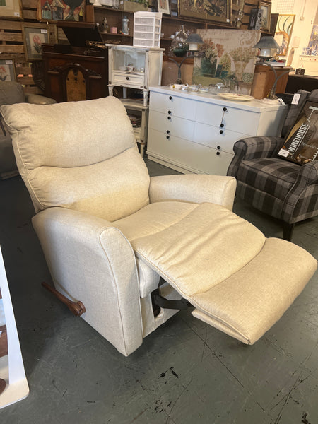 Cream Lazy Boy Recliner 168165.