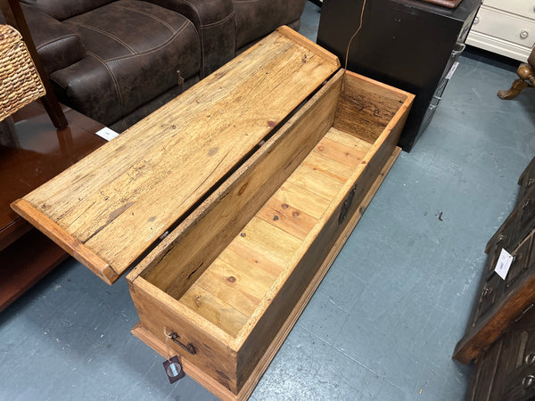 Antique Trunk 174622.