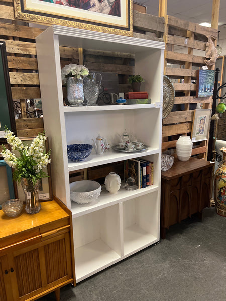 White Shelf 165463.