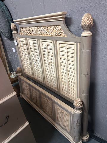 White Grey Distressed Queen Bed Frame 167379.