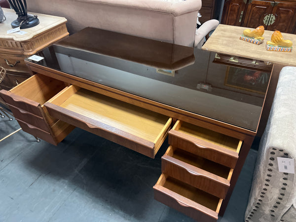 MCM Desk 175585.