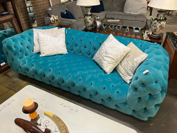 Teal Velvet Chesterfield Sofa 153522. (2 available*)