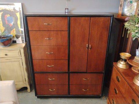 Gentlemen’s Chest 162239.