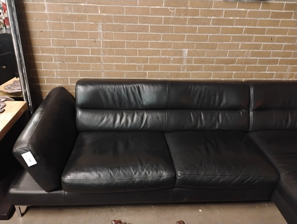 Black Leather Sectional 169315.