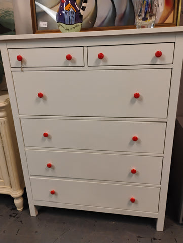 White Chest of Drawers w Red Knobs 166409.
