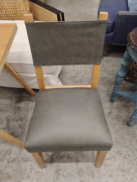 Folding Table with Chairs 169177.