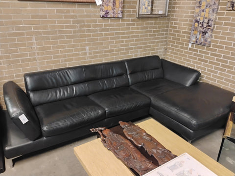 Black Leather Sectional 169315.