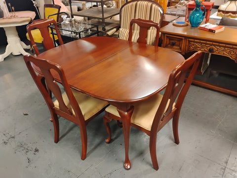 Dining Chairs Set of 4 170645.