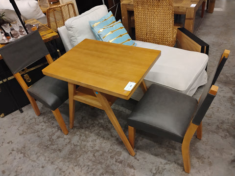 Folding Table with Chairs 169177.