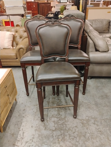 Mahogany Carved Wood Bar w/ 3 Barstools 167571.