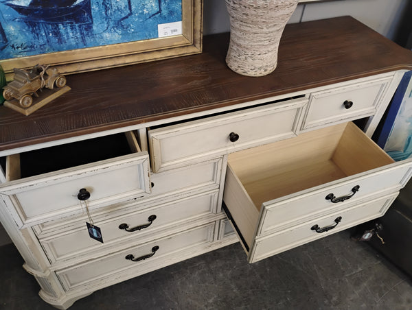 Off-White Dresser 167280.