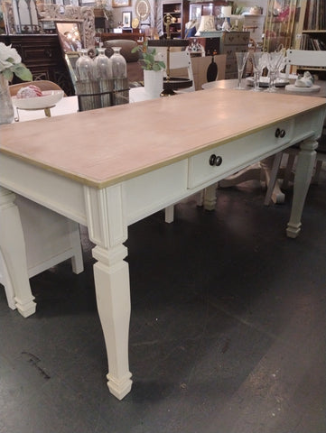 Off White Desk 161029.