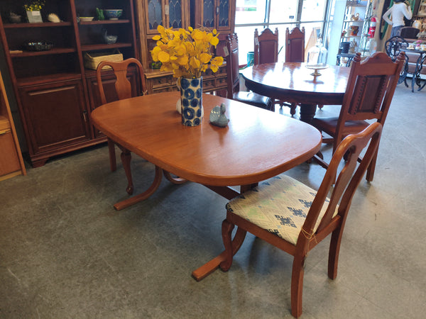 MCM Scandinavian Table with Two Leaves 174788.