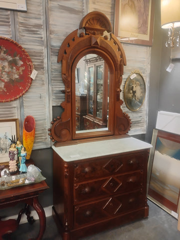 Antique Dresser with Mirror 173194.