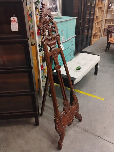Mahogany Easel 168999.